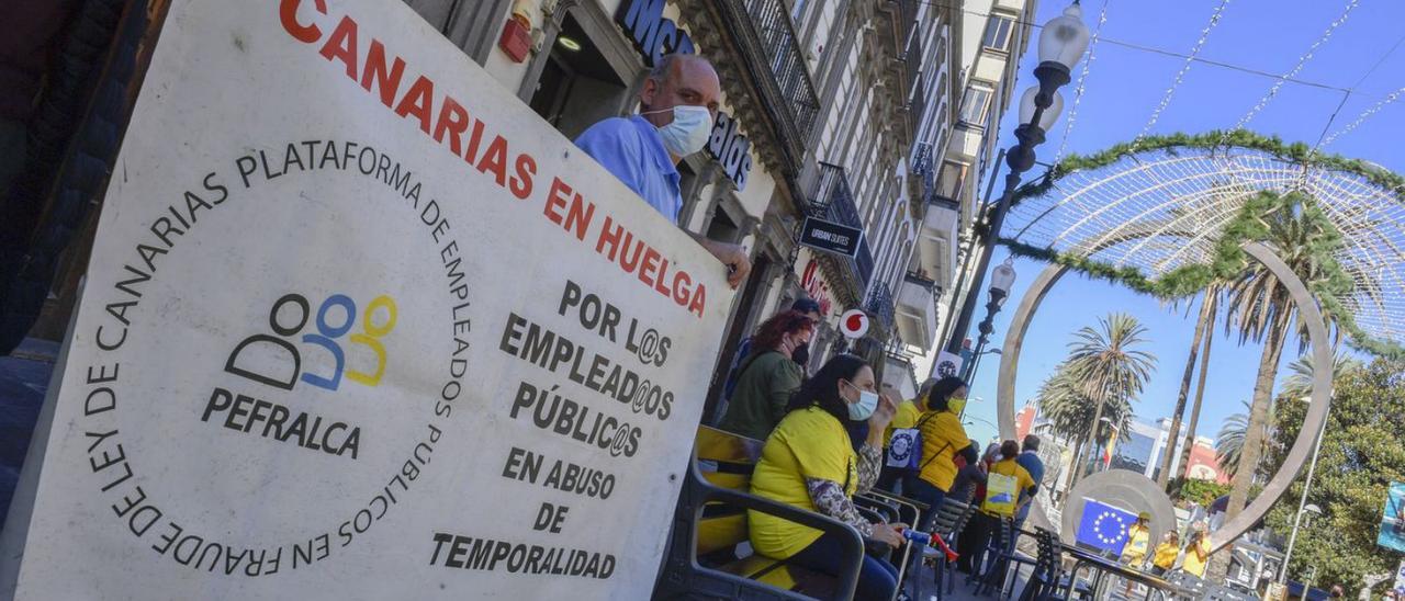 Protesta reciente del personal interino de la Administración autonómica en la capital grancanaria. | | JUAN CARLOS CASTRO