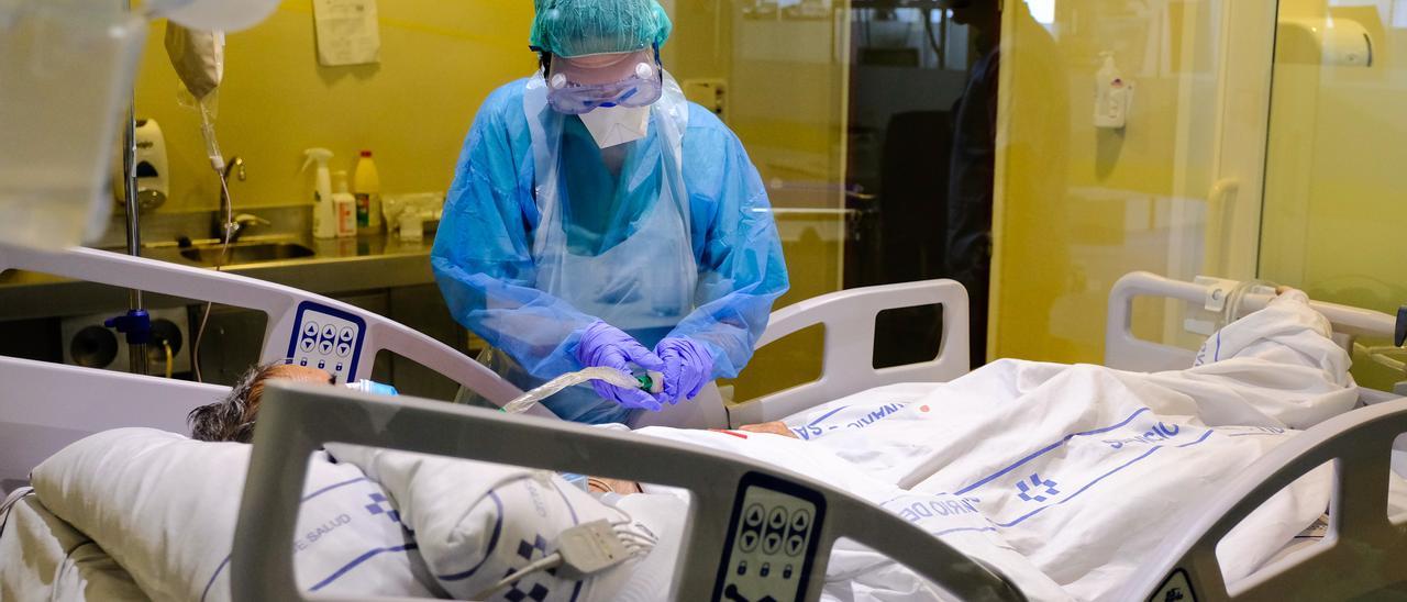 Planta Covid en el Hospital Universitario de Gran Canaria Doctor Negrín, al principio de la pandemia.