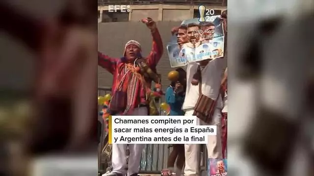 Chamanes y curanderos de Perú a un particular enfrentamiento místico para limpiar de malas energías a los futbolistas de las selecciones.