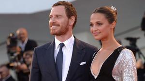 Michael Fassbender y Alicia Vikander, en la alfombra roja de ’La luz entre los océanos’.