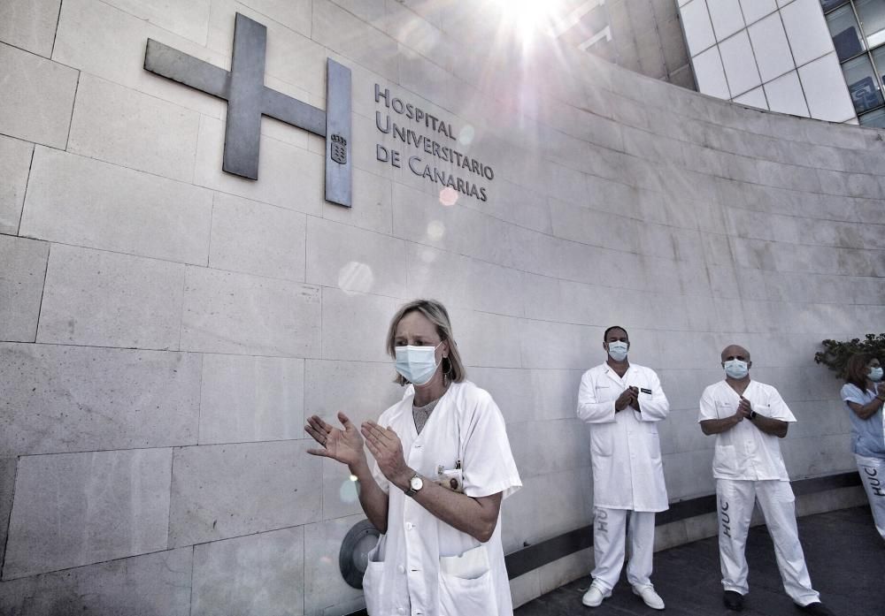 Minuto de silencio en el HUC