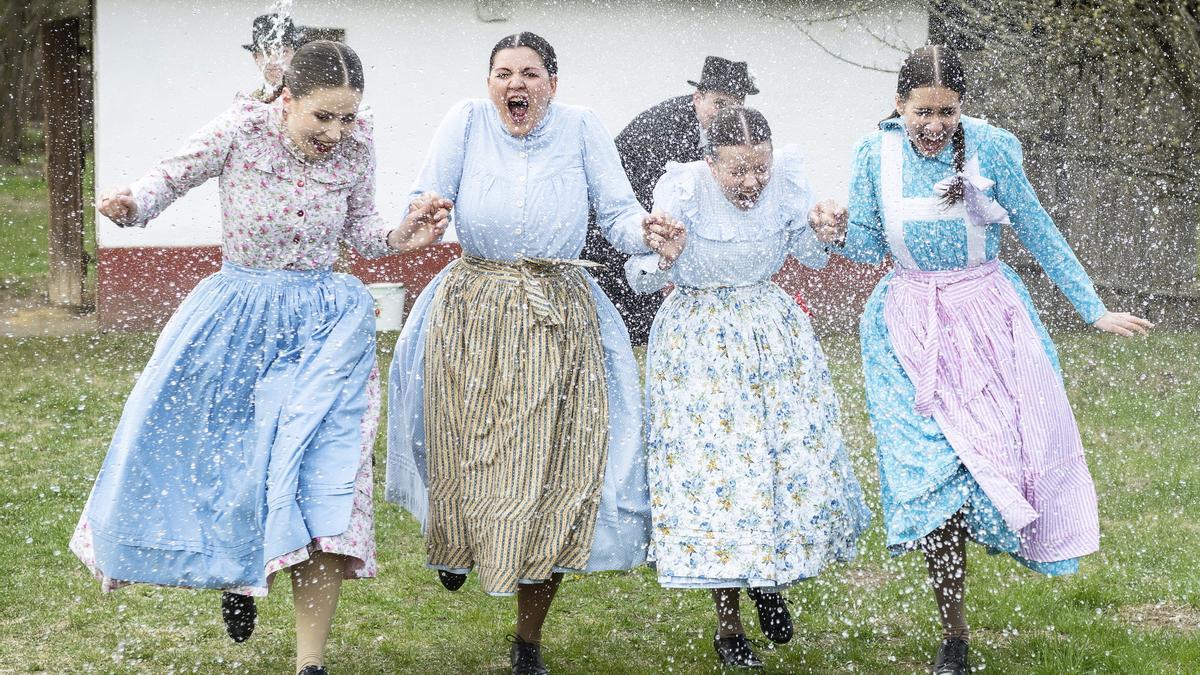 Water pouring tradition in Hungary