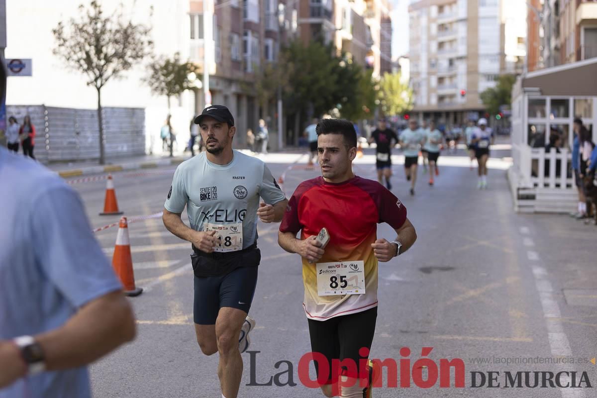 Carrera '10K Assota por ti' en Caravaca (salida y giro primera vuelta)