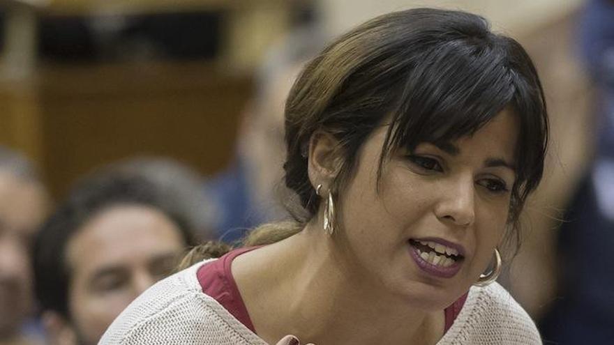 La portavoz del grupo parlamentario de Podemos, Teresa Rodríguez, en una de sus intervenciones en la sesión de control al Gobierno en el Parlamento de Andalucía en Sevilla.