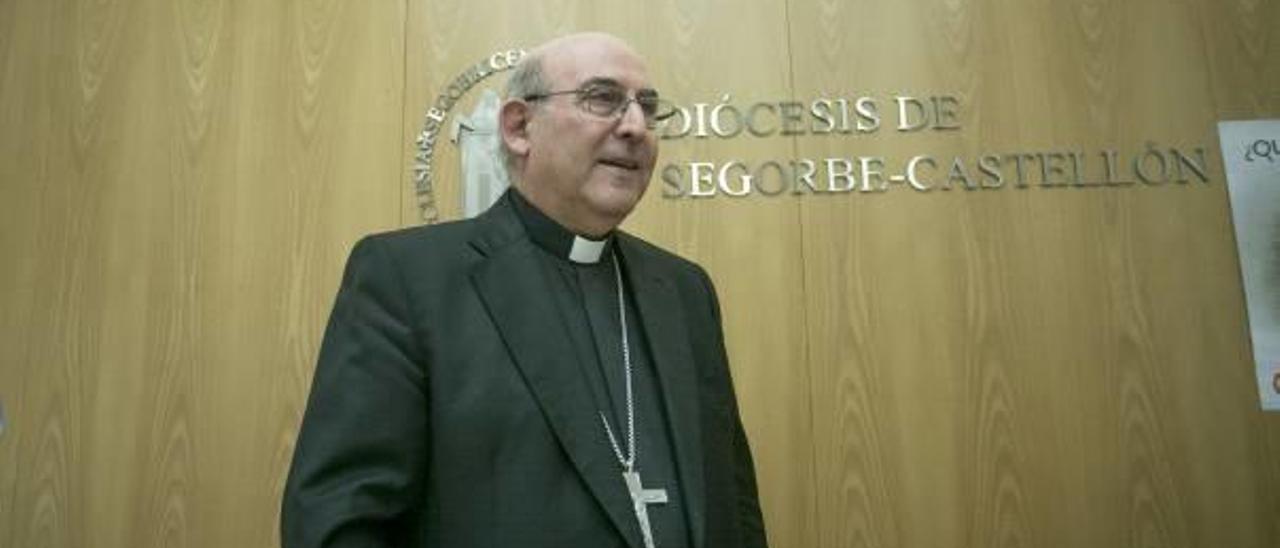 El obispo ofrece los inmuebles de la Iglesia para alojar a los desplazados