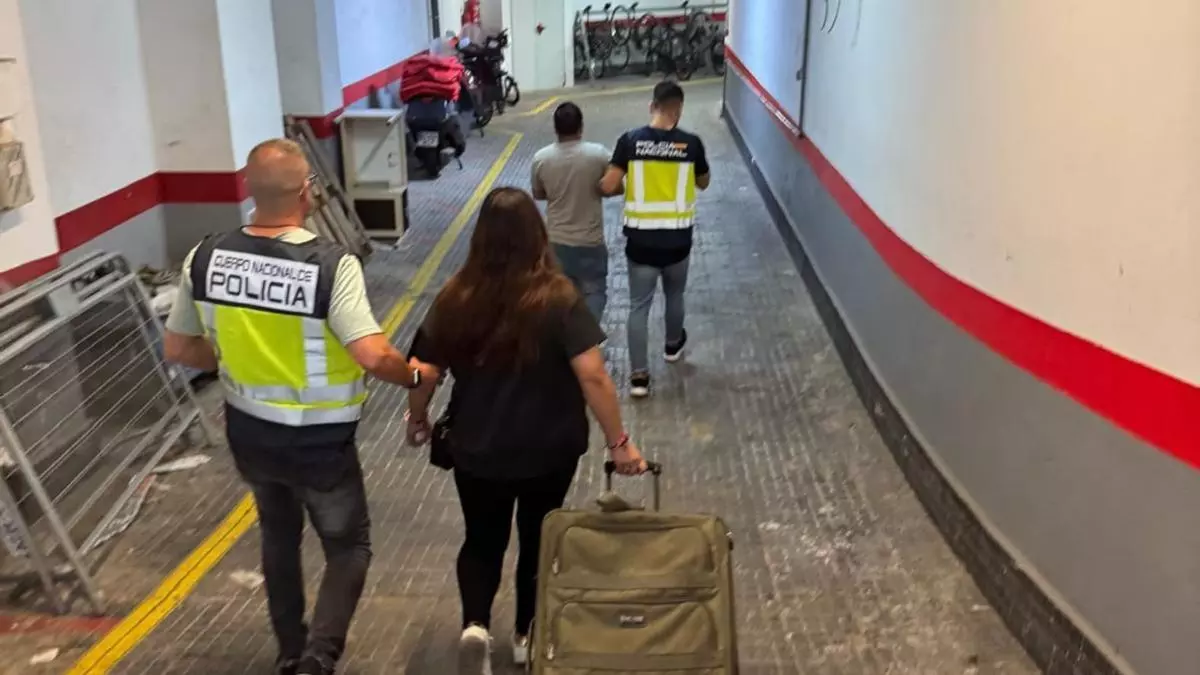 Detenidos una limpiadora y su pareja en Palma por saquear la cuenta bancaria de la anciana a la que cuidaba