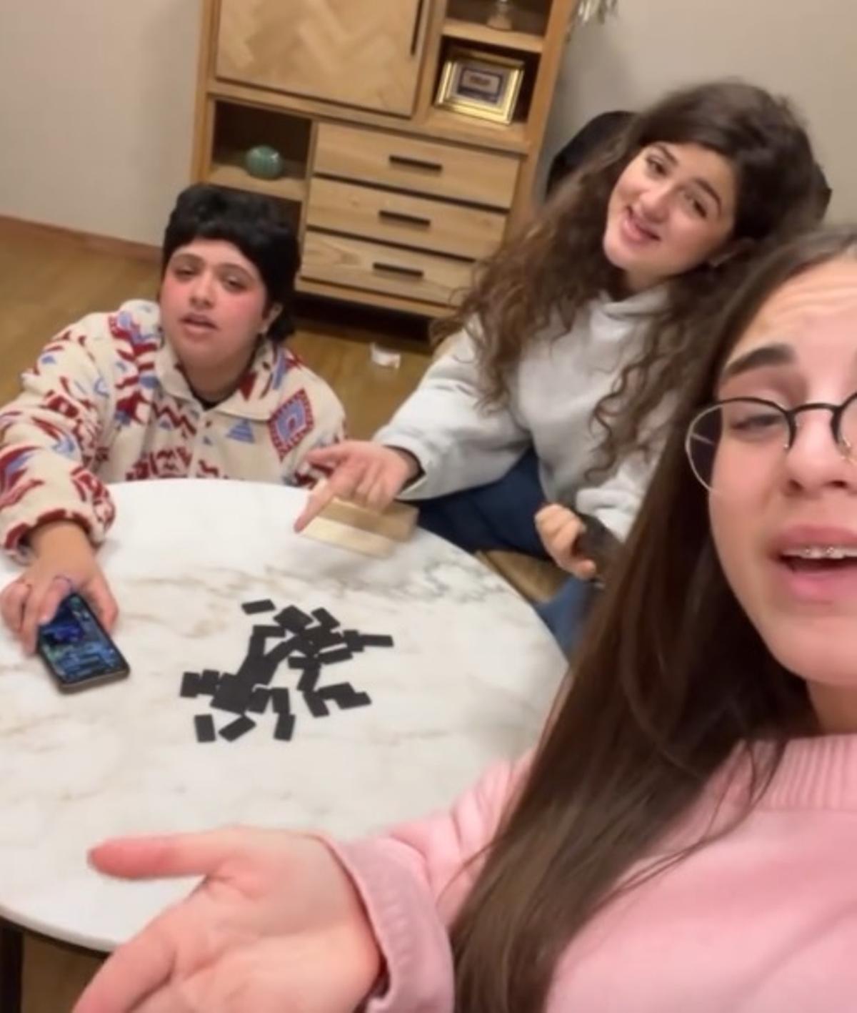 'Qué bonito volver», expresaba Antía en sus redes sociales esta semana, donde también compartió una 'storie' junto a dos compañeras del equipo de Pablo López, antes de la gala de este viernes.