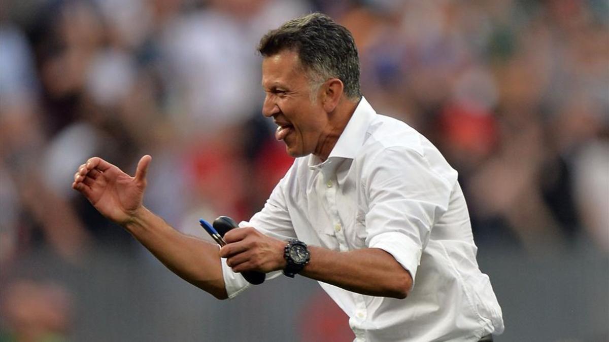 Juan Carlos Osorio celebrando el triunfo mexicano