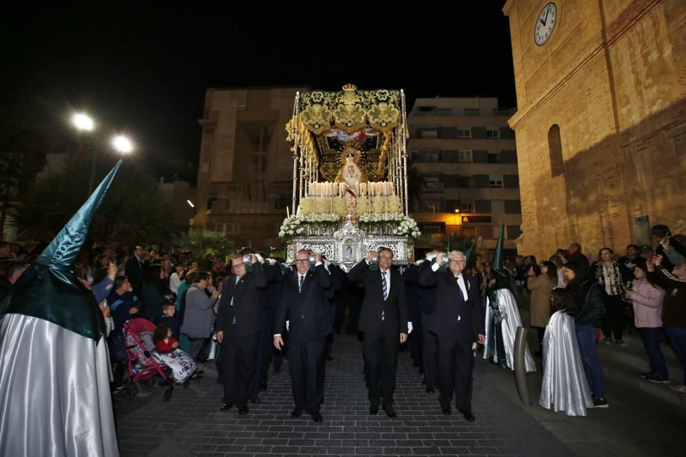 Domingo de Ramos: Procesión de Las Mantillas en Torrevieja con Nuestra Señora de La Esperanza y de La Paz