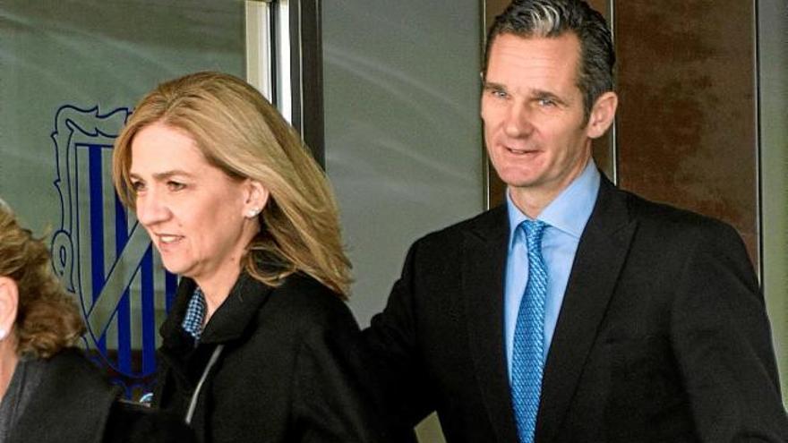 La infanta Cristina i Urdangarin ahir, sortint de l&#039;Audiència de Palma