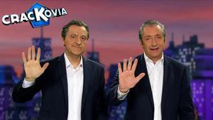 Josep Pedrerol, cara a cara con su imitador en ’Crackòvia’. 