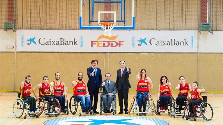 CaixaBank rubrica su apoyo al baloncesto en silla de ruedas