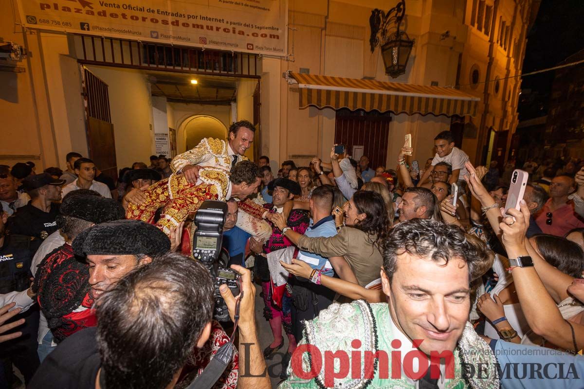 Rafaelillo y Antonio Ferrera salen a hombros en el mano a mano de Victorino en Murcia