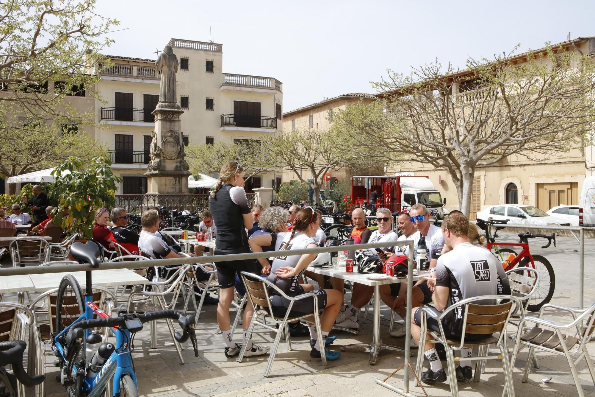 Die Radsport-Saison auf Mallorca hat begonnen – so sieht es im Radler-Hotspot Petra aus