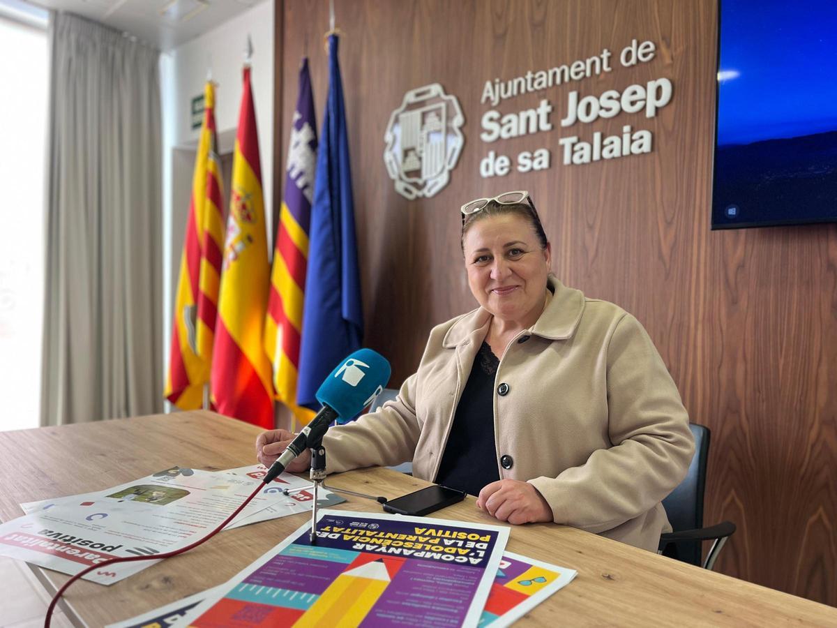 La concejala de Acción Social, Familia e Igualdad, Marilina Serra, durante la presentación