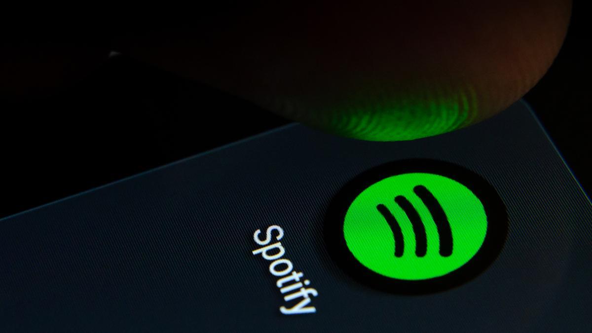 Spotify prueba una suscripción económica con anuncios y menos restricciones.