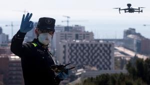 Policía de Badalona estrena dron para detectar infracciones de confinamiento