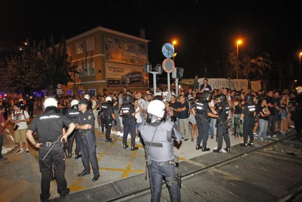 Numerosos heridos durante la protesta en las vías tras la intervención policial