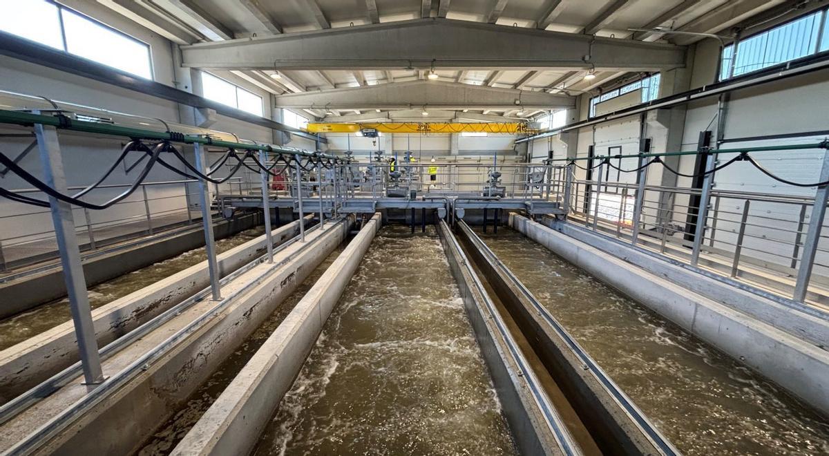 Interior de la depuradora de Paxariñas, ya en servicio tras su ampliación.