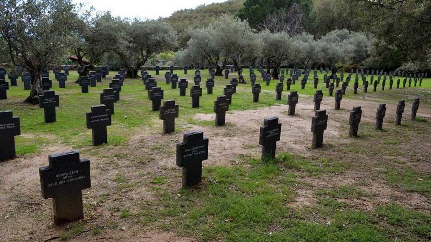 Denuncian actos vandálicos en el cementerio alemán de Cuacos de Yuste