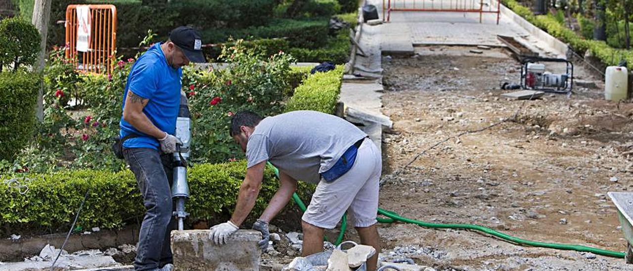 Trabajos de obra en el jardín del Espanyoleto de Xàtiva | PERALEAS IBORRA