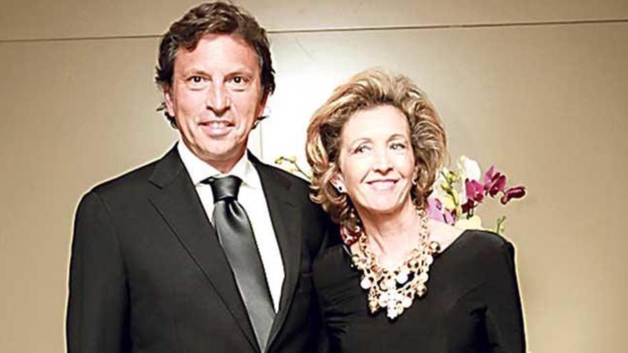 Mateo Isern junto a su esposa, María José Barceló.