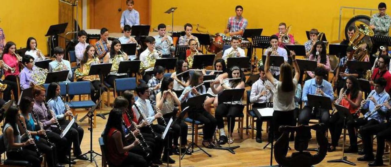 Concierto de fin de curso de alumnado del conservatorio profesional de Lalín. // Bernabé/Javier Lalín