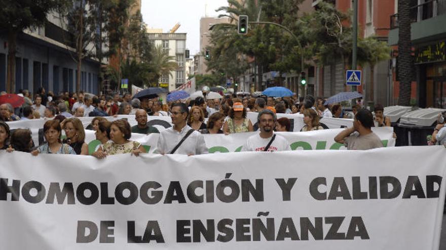 Los docentes de la Isla durante una manifestación.