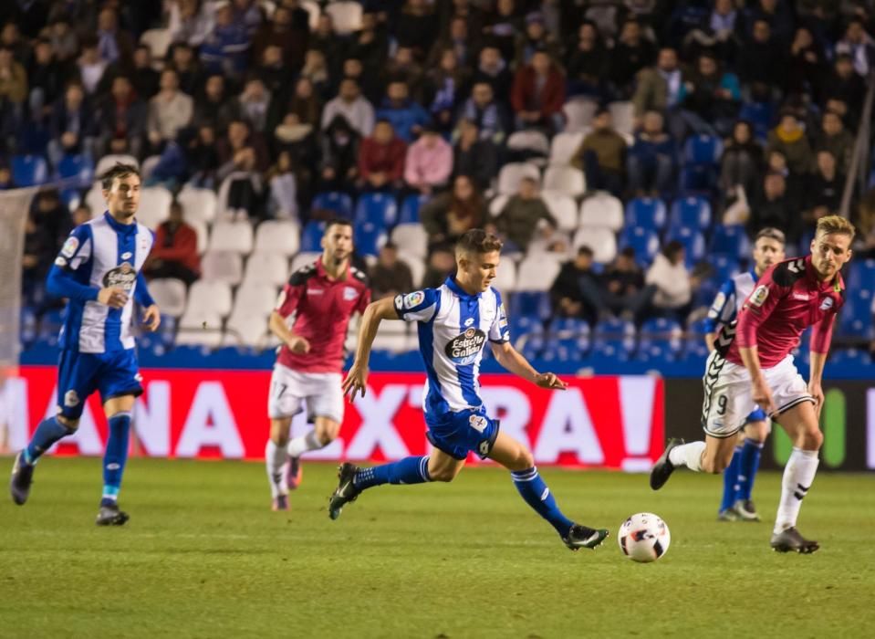 El Dépor empata en el descuento ante el Alavés