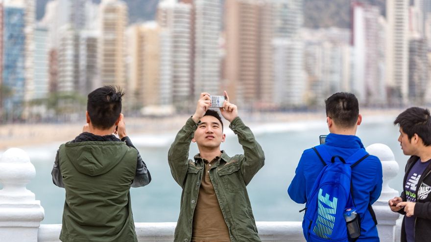 Sánchez tratará de reactivar el turismo chino hacia España tras la parálisis por el &#039;Covid cero&#039;