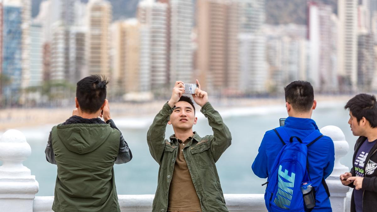 Turistas en Benidorm.