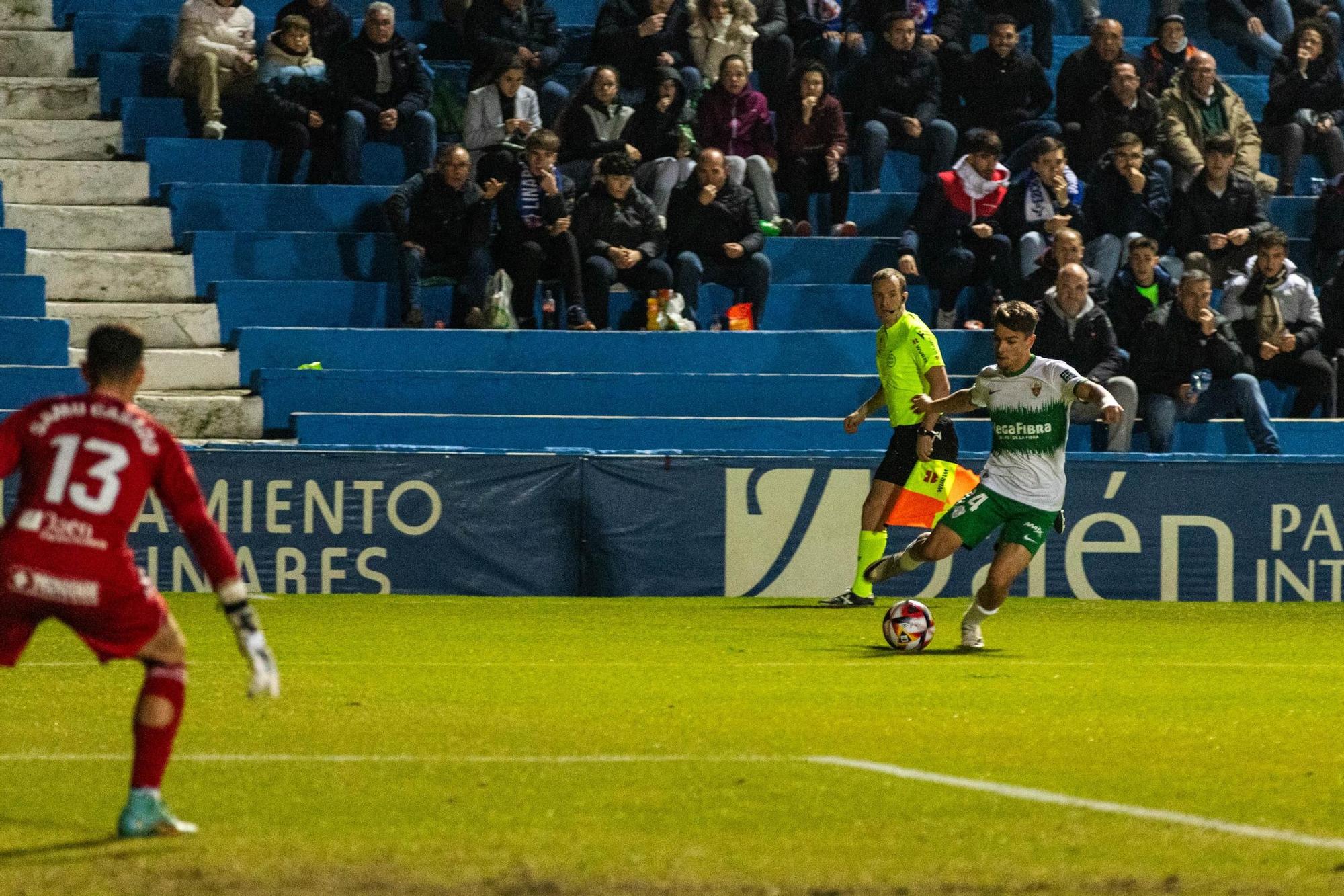 Linares - Elche: las imágenes del partido