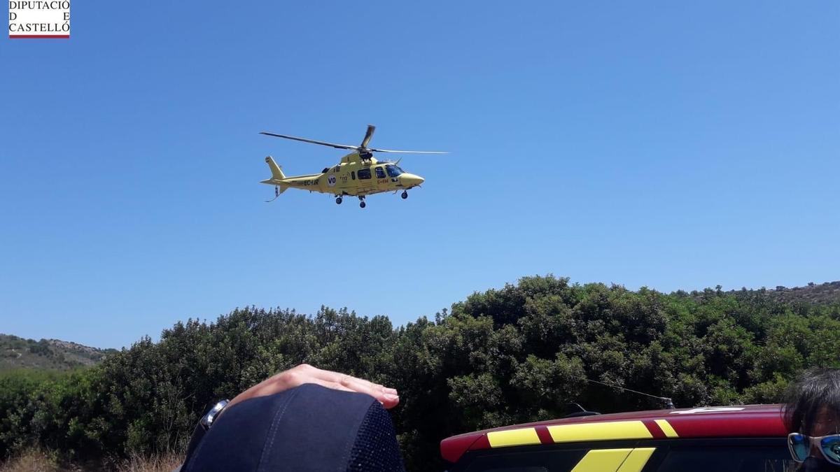 Imagen del helicóptero durante el rescate de este lunes en Benicàssim.