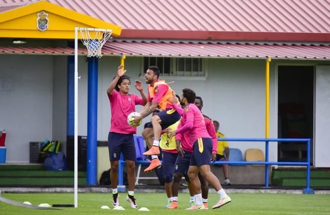 Entrenamiento UD LAS PALMAS en Barranco Seco ...