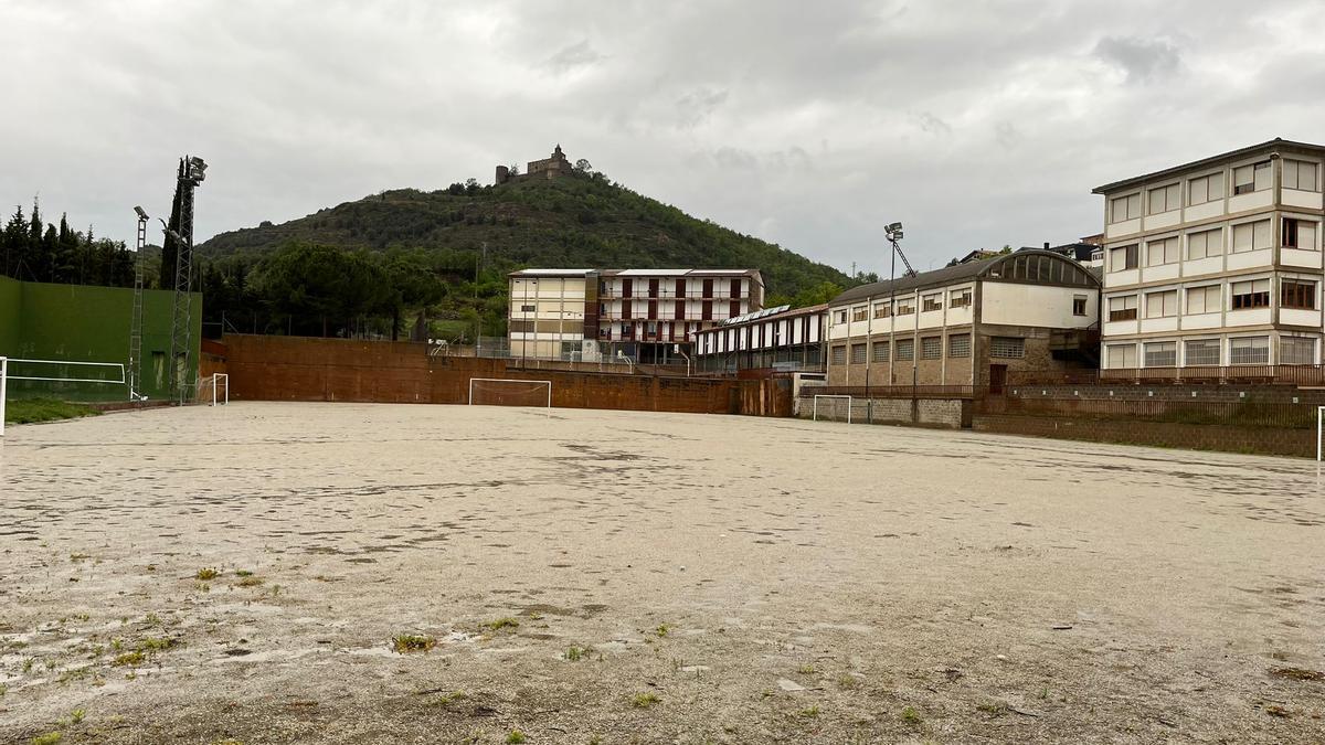Camp de futbol de l'Escola Arrels Secundària, on s'hi podrà aparcar