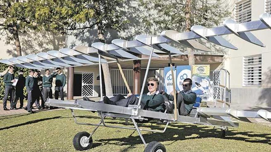 Primer avión construido por escolares en un colegio de Balears