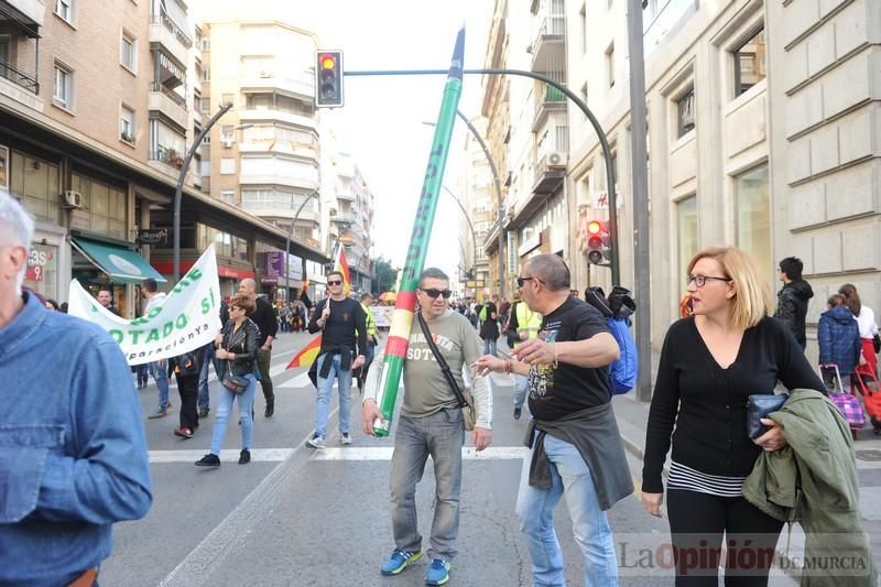 Miles de policías claman en Murcia para exigir "equiparación real" de sus salarios