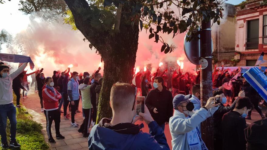 Ambiente prepartido en las inmediaciones de Barreiro.