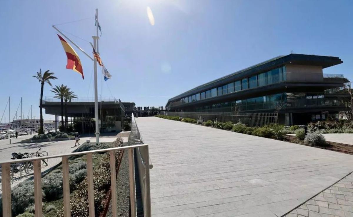 Der neue Eingang in den Club de Mar vom Passeig Marítim aus.