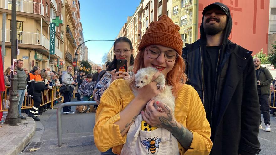 La tiktoker valenciana con más de 13 millones de seguidores que ha llevado a bendecir a su mascota