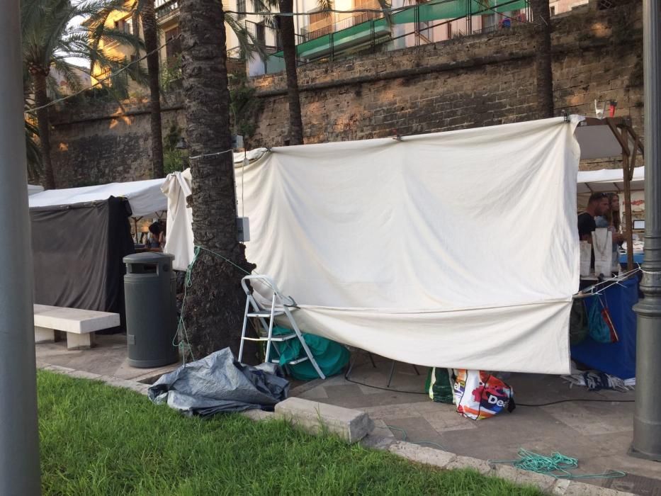 Anwohner beschweren sich über Markt am Paseo Marítimo