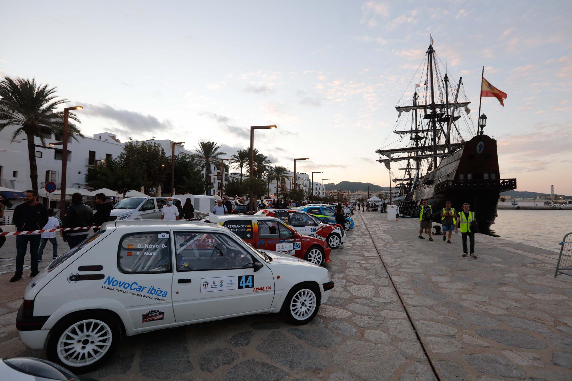 Escaparate de lujo en la Pujada a sa Cala en el puerto de Ibiza
