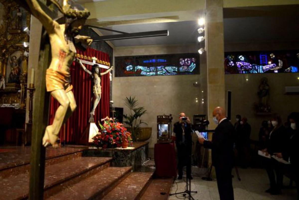 El Cristo de las Ánimas, preparado para la procesión del Silencio