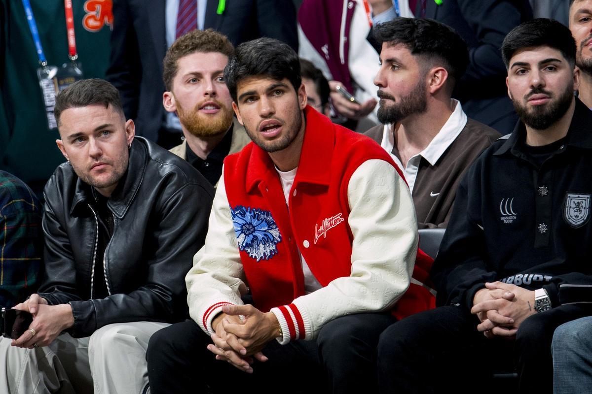 Carlos Alcaraz, en un partido de baloncesto en Murcia