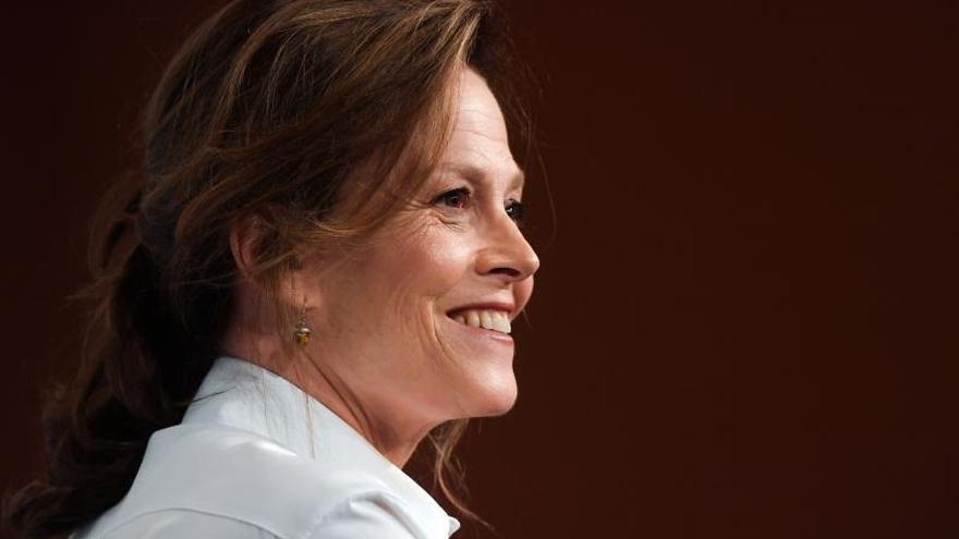 Sigourney Weaver: «Vaya donde vaya, siento que soy la persona más vieja» - Vimarsana News