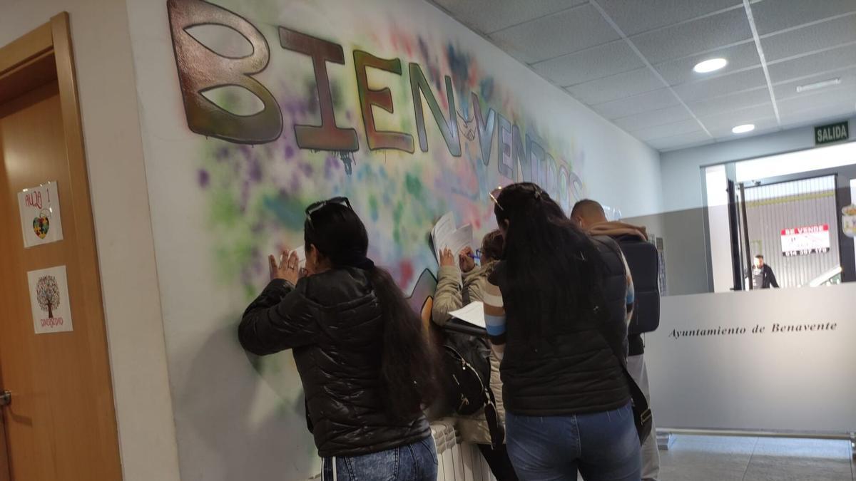 Migrantes proceso de regularización en Benavente.