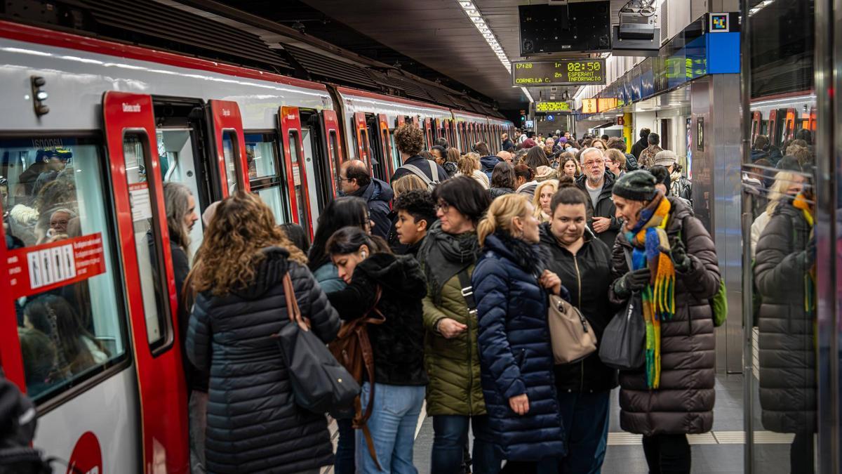Usuarios del metro de Barcelona