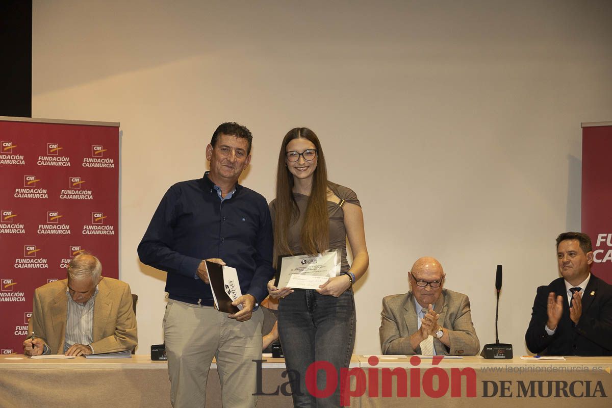 Entrega de los premios de la Fundación Robles Chillida a estudiantes caravaqueños