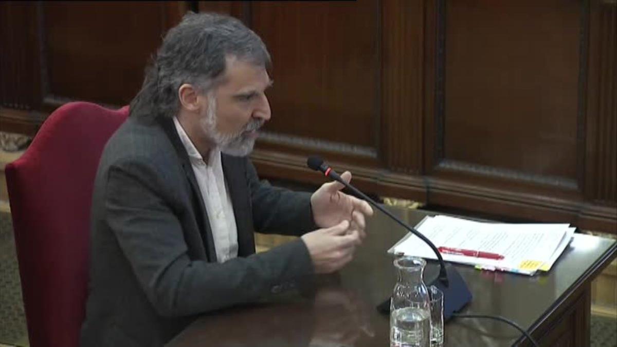 El presidente del Tribunal, Manuel Marchena, ha llamado la atención al acusado por el lenguaje que ha utilizado durante su declaración.