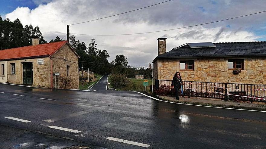 Intersección peligrosa en la vía hacia el pazo